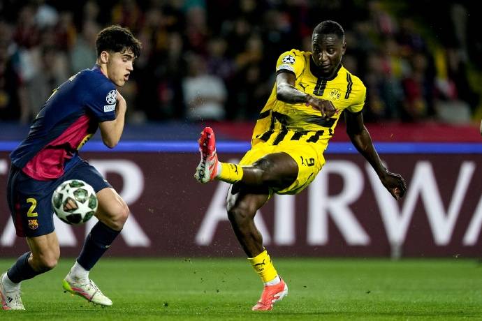 包含多特蒙德客场遭遇困难，需调整状态寻求突破的词条