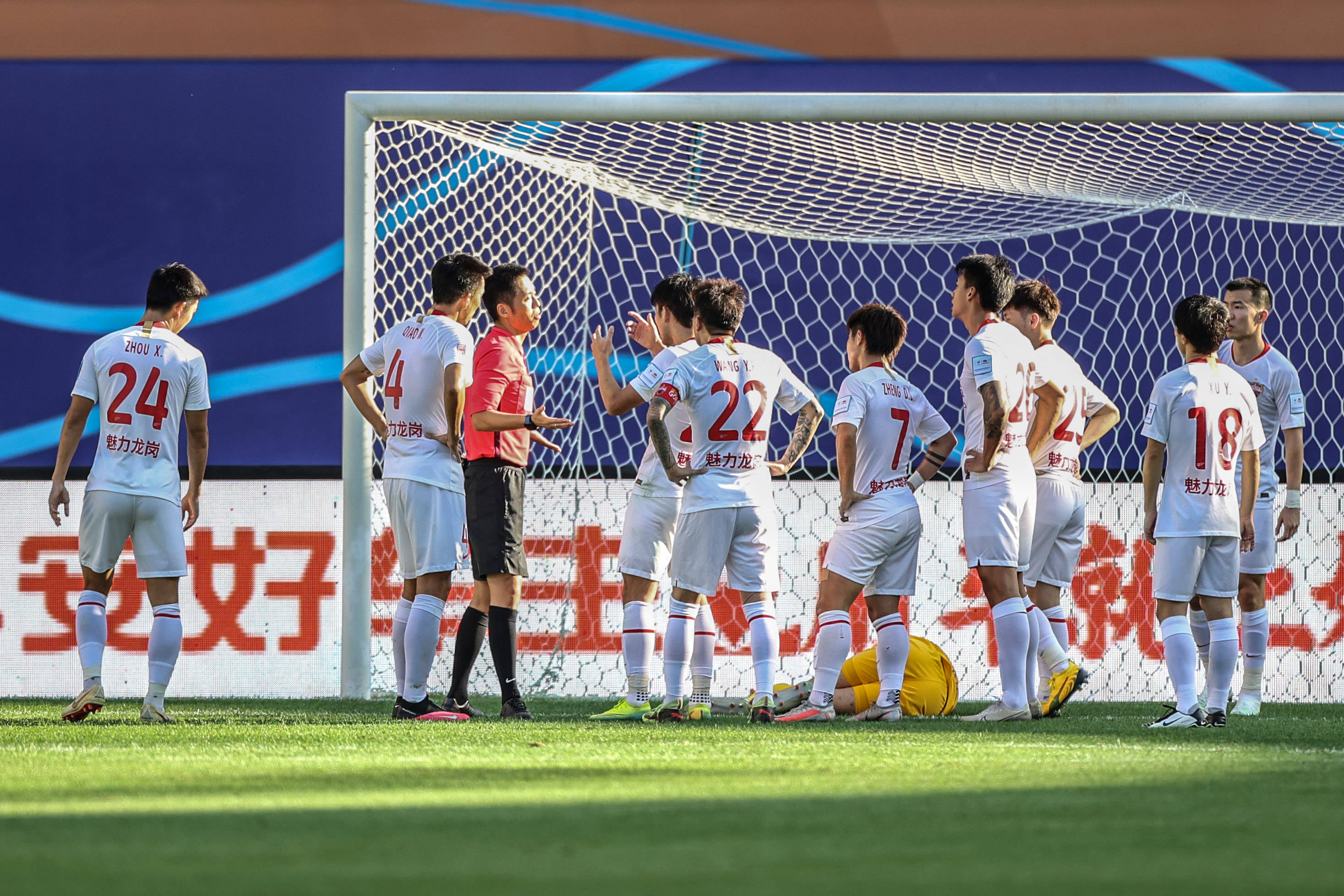 深圳佳兆业客场不敌江苏苏宁勉强保级