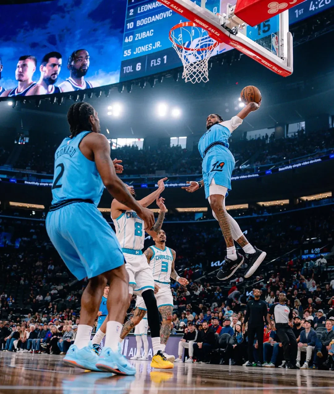 快船大胜独行侠，赢得两连胜