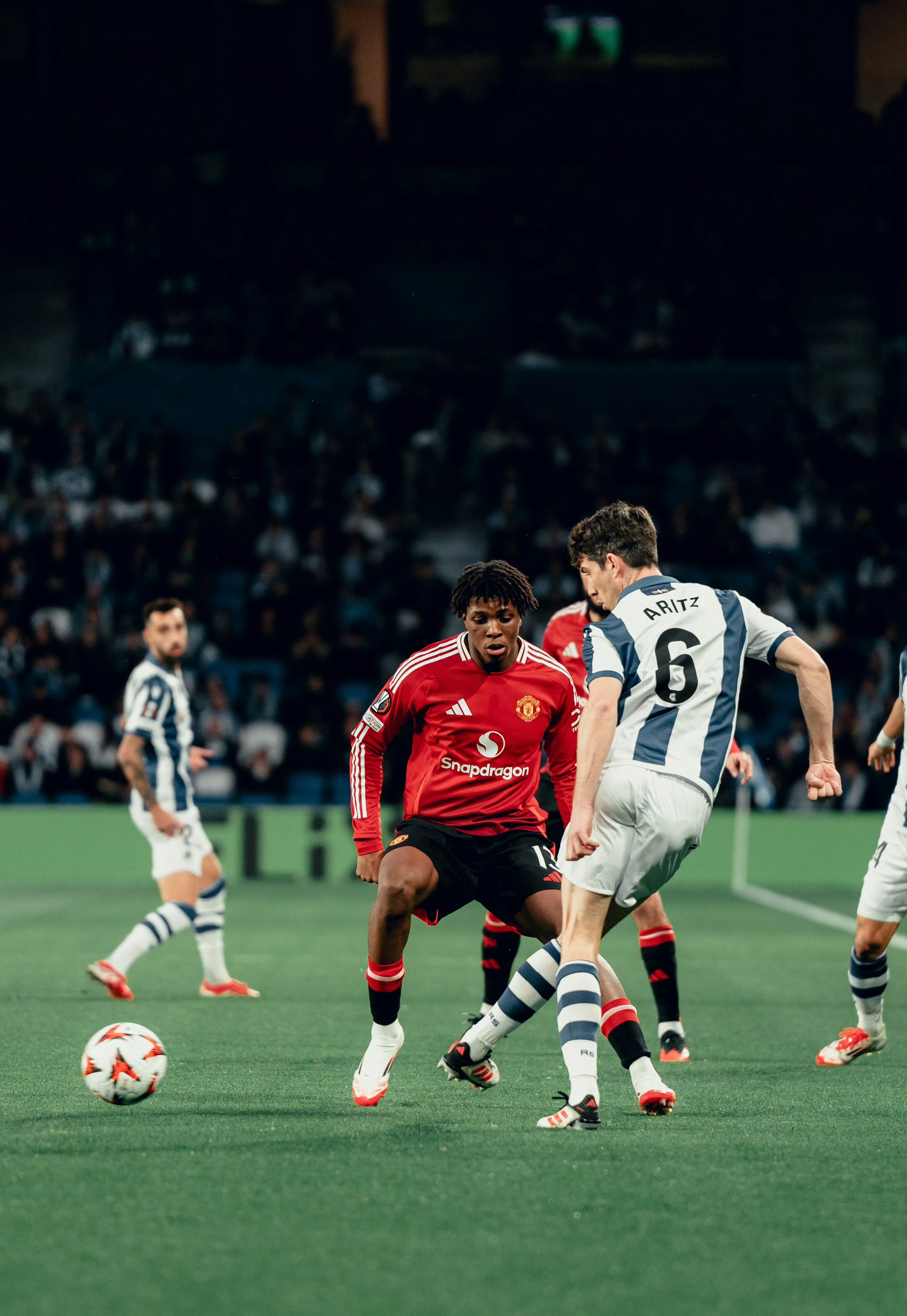 爱游戏登录-紧张气氛四溢，欧预赛赛场热血沸腾！的简单介绍