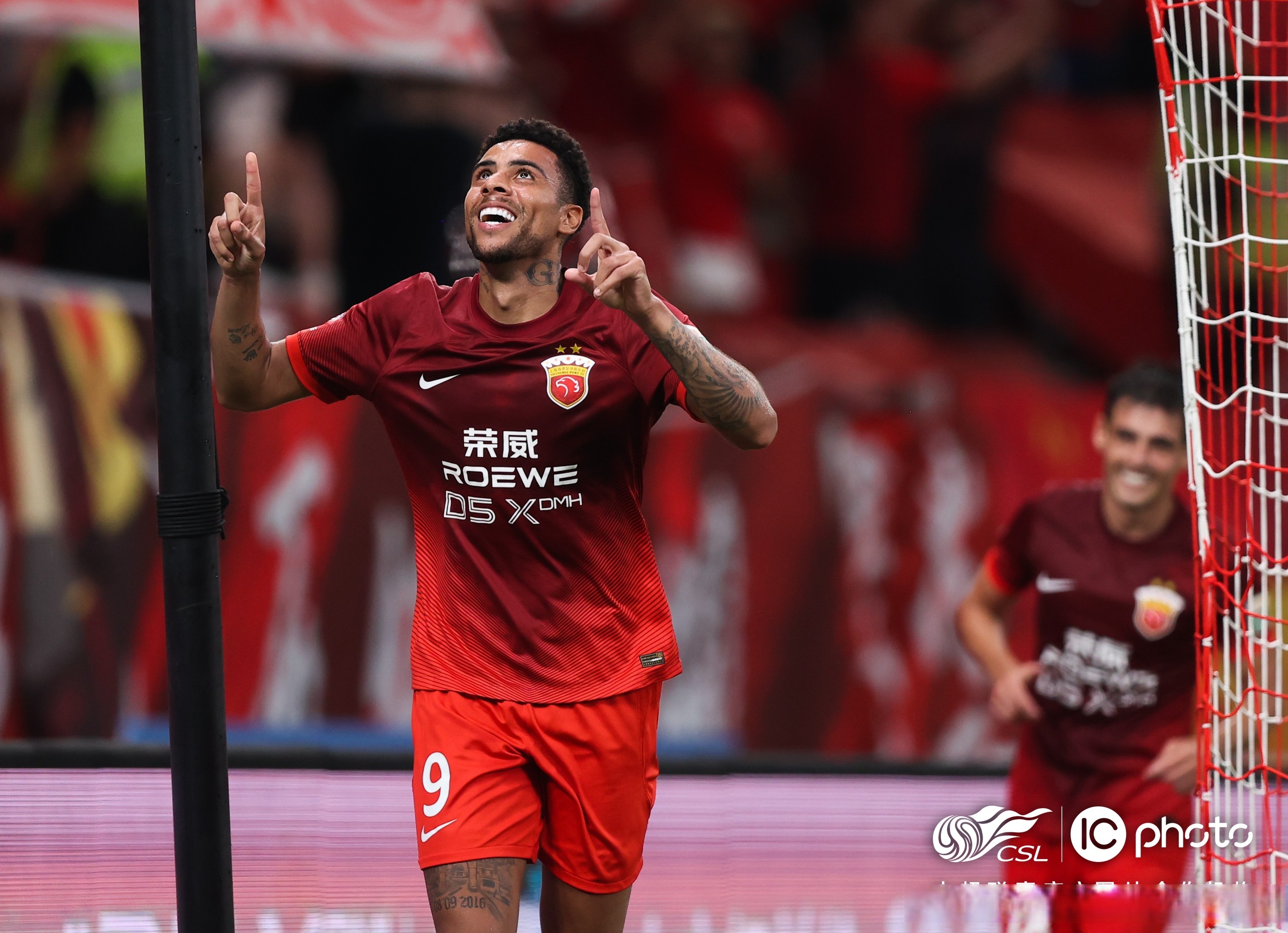 圣埃蒂安主场战胜南特,实现胜利 圣埃蒂安主场战胜南特,实现胜利