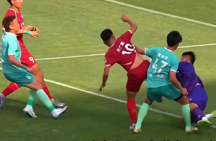 热血足球场,擂台比赛火爆场面观众尖叫的简单介绍 热血足球场,擂台比赛火爆场面观众尖叫的简单介绍