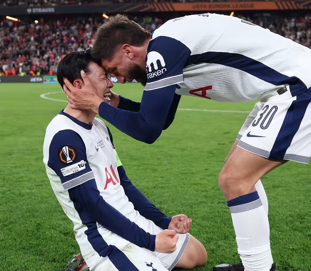 爱游戏在线-曼联落泪淘汰，悲情失去欧冠半决的简单介绍