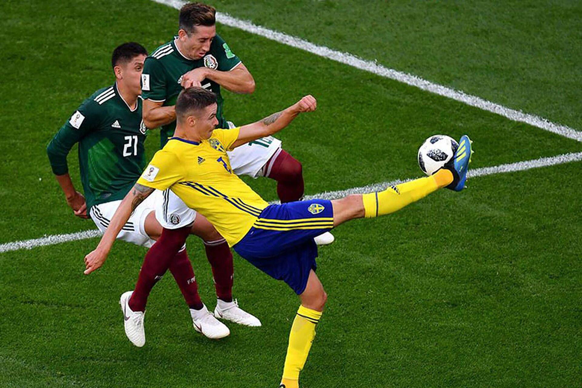 关于强强对话！欧洲杯预选赛前锋战术对决的信息