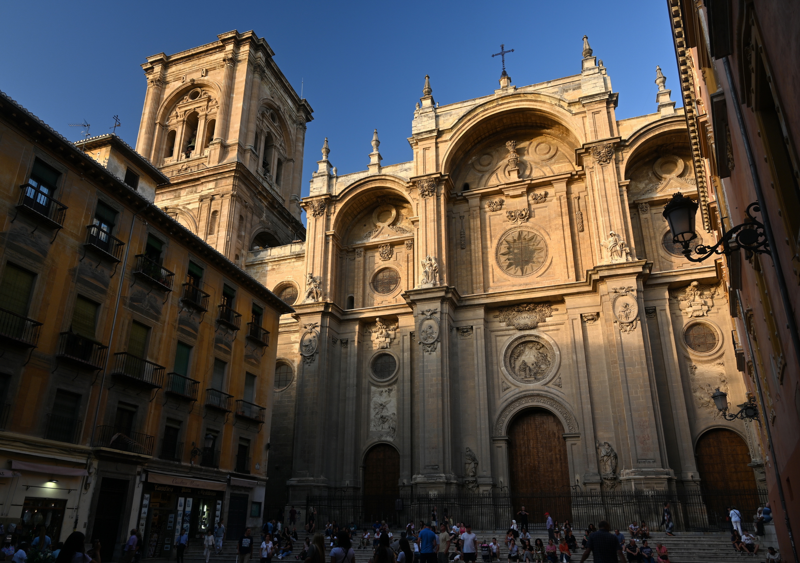 爱游戏亚洲官网-塞维利亚主场大胜格拉纳达